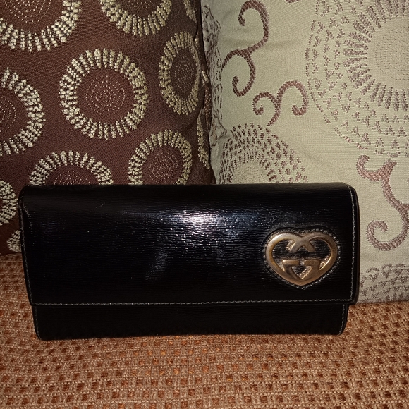 Gucci GG Black Leather Heart Snappy Wallet - Picture 1 of 7